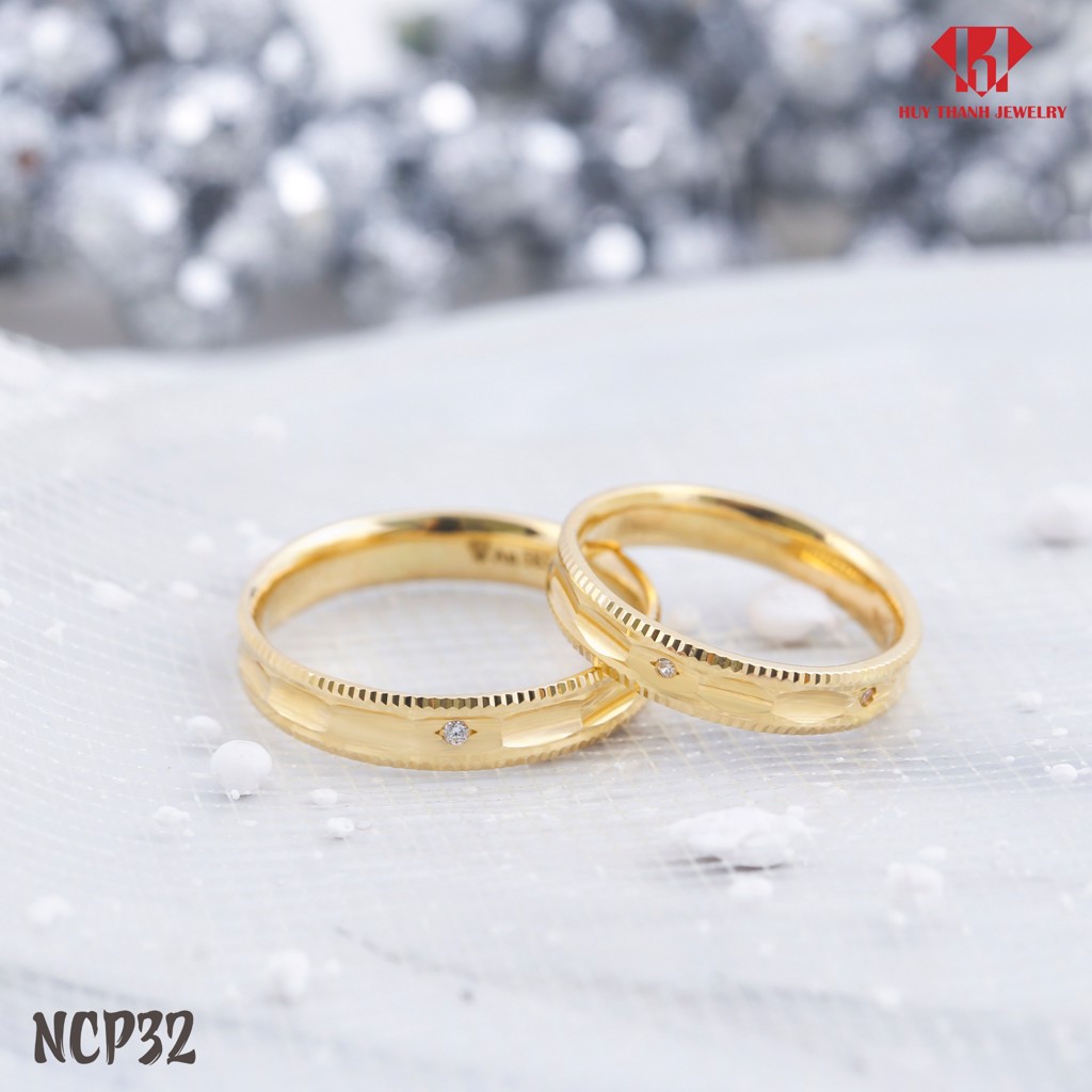 đeo nhẫn cưới ngón nào
